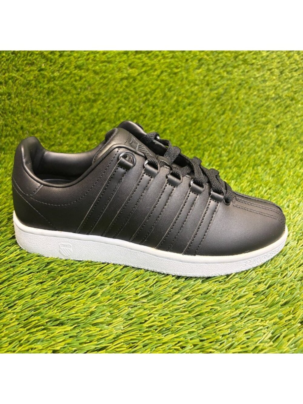 K Swiss Classic VN Low Womens Size 7 Black White Leather Tennis Shoes Sneakers